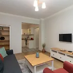 Charming City Gem With Central Location By Flat Mаnager